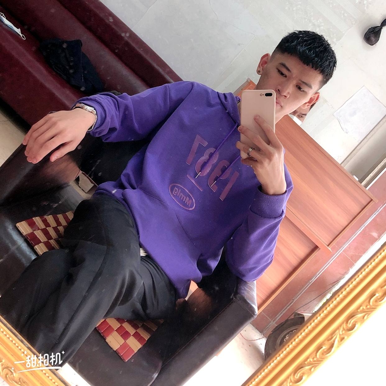 泡面加水的照片