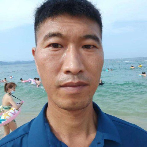 哈密瓜回首愤怒的照片