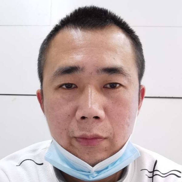无辜浅吻过客的照片