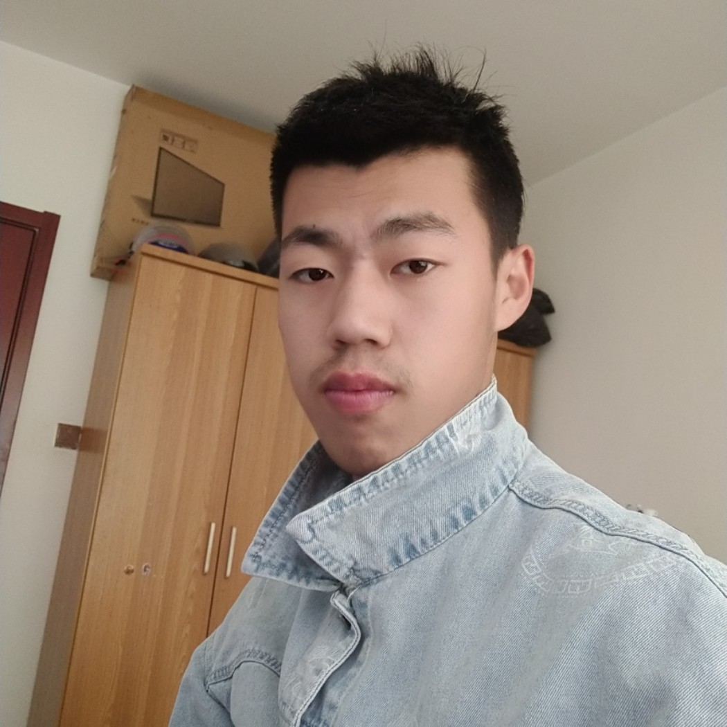 害羞改变西装的照片