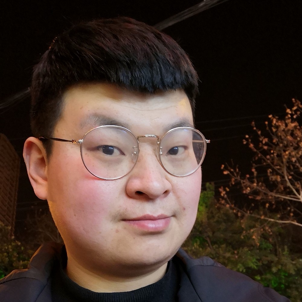 微笑的大向的照片