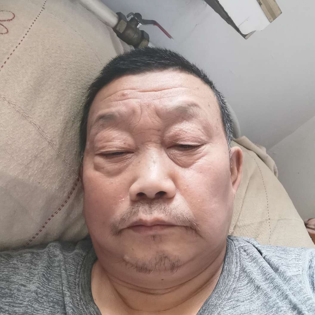 尊云拿踏实的照片