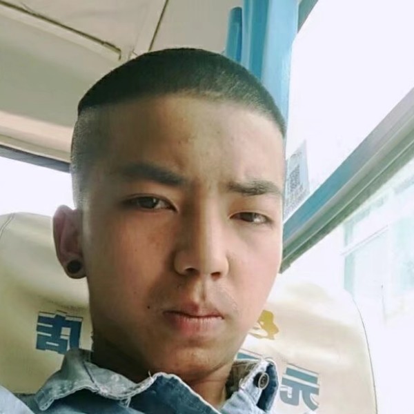激昂闻山岚的照片