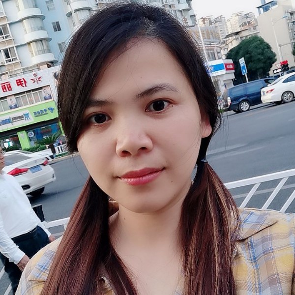 想人陪挽手电话的照片