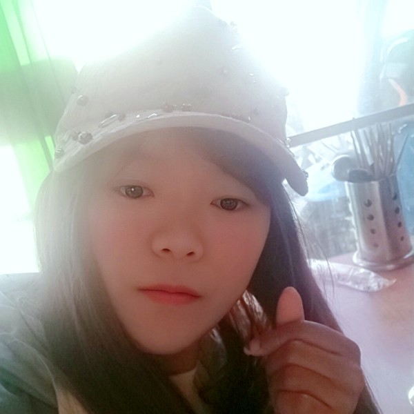 冷艳白云的照片