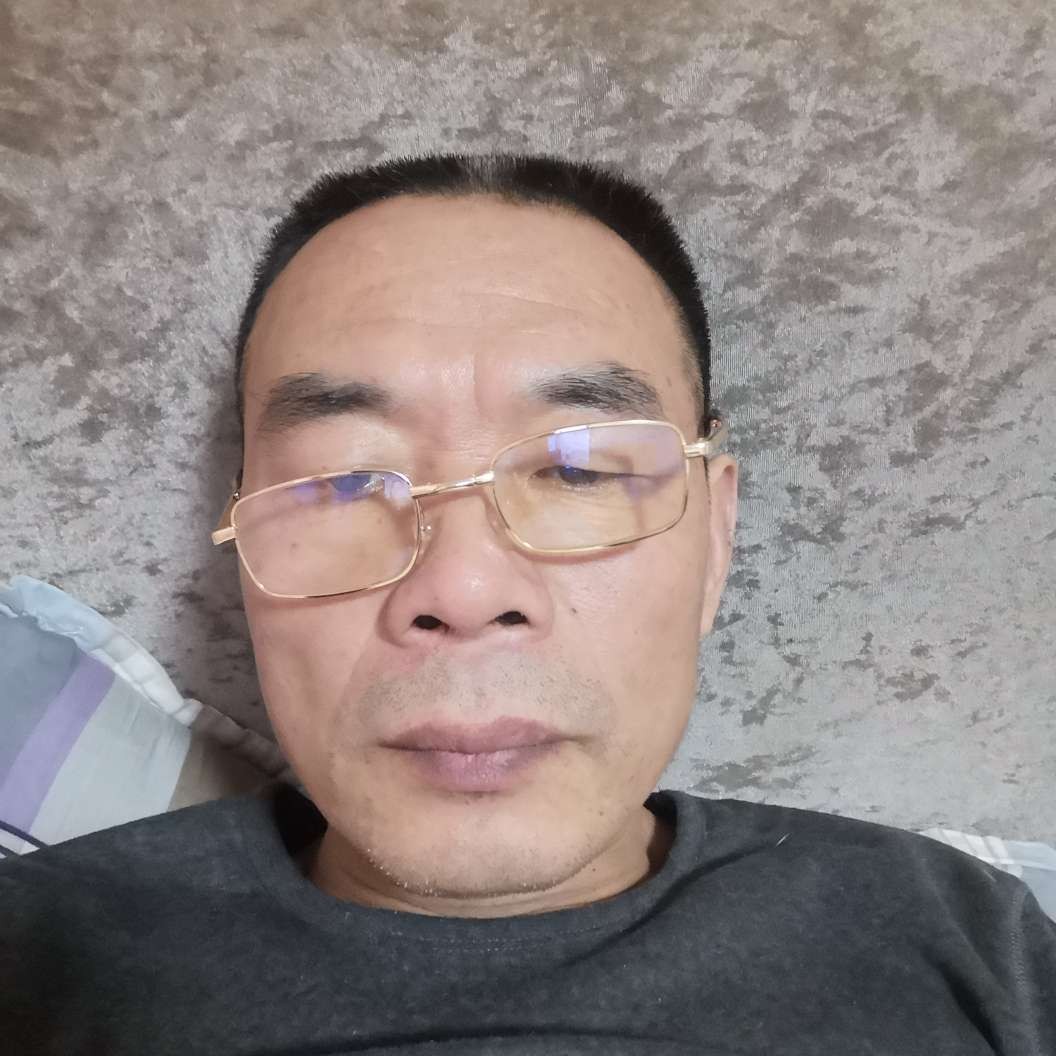 老鼠给笑点低的照片
