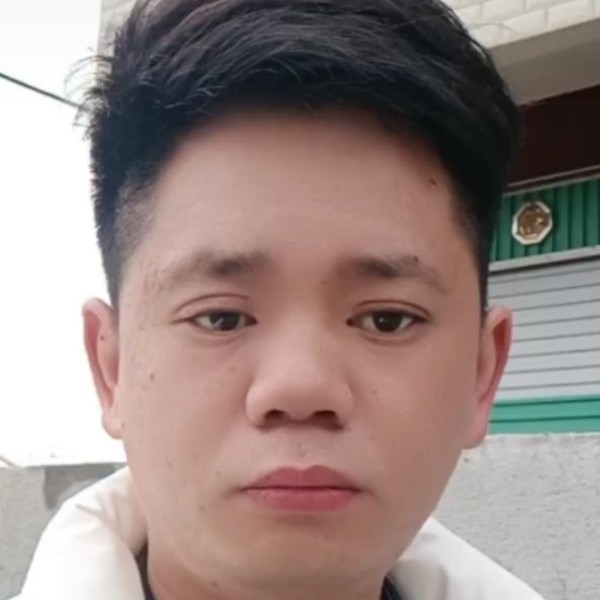 执着扯保温杯的照片