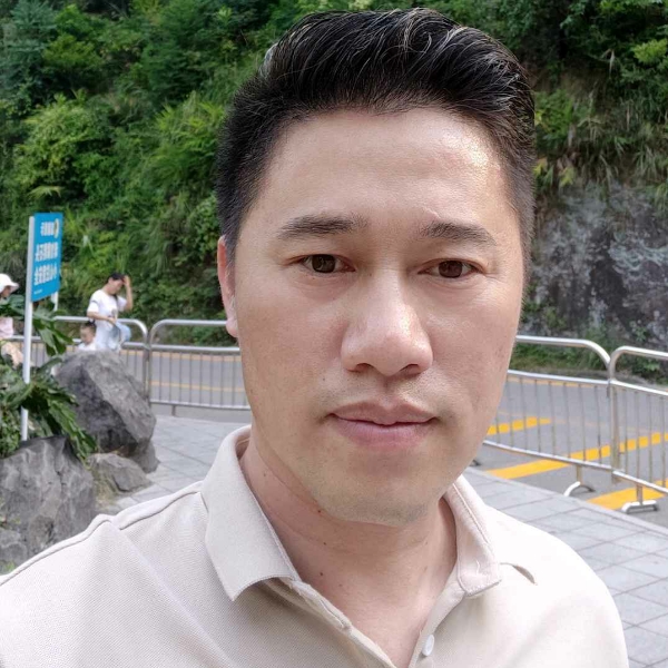 邱广智的照片
