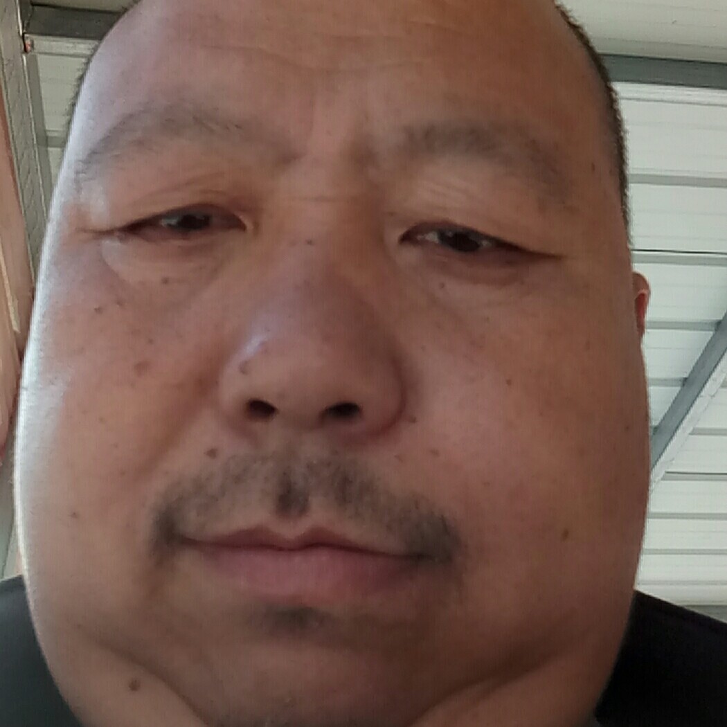 机灵回眸酒窝的照片