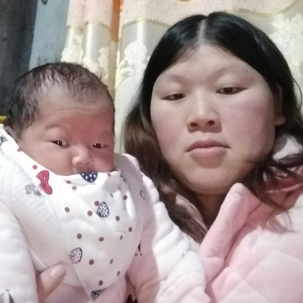 受了刺激伤的女人的照片