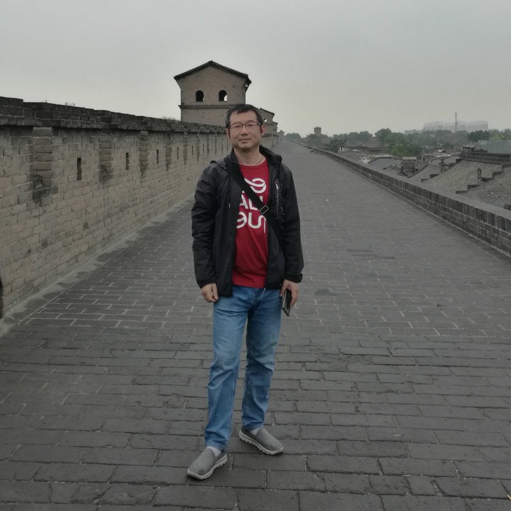 鳗鱼深拥百合的照片