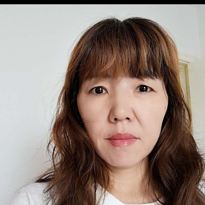 微笑有小猫咪的照片