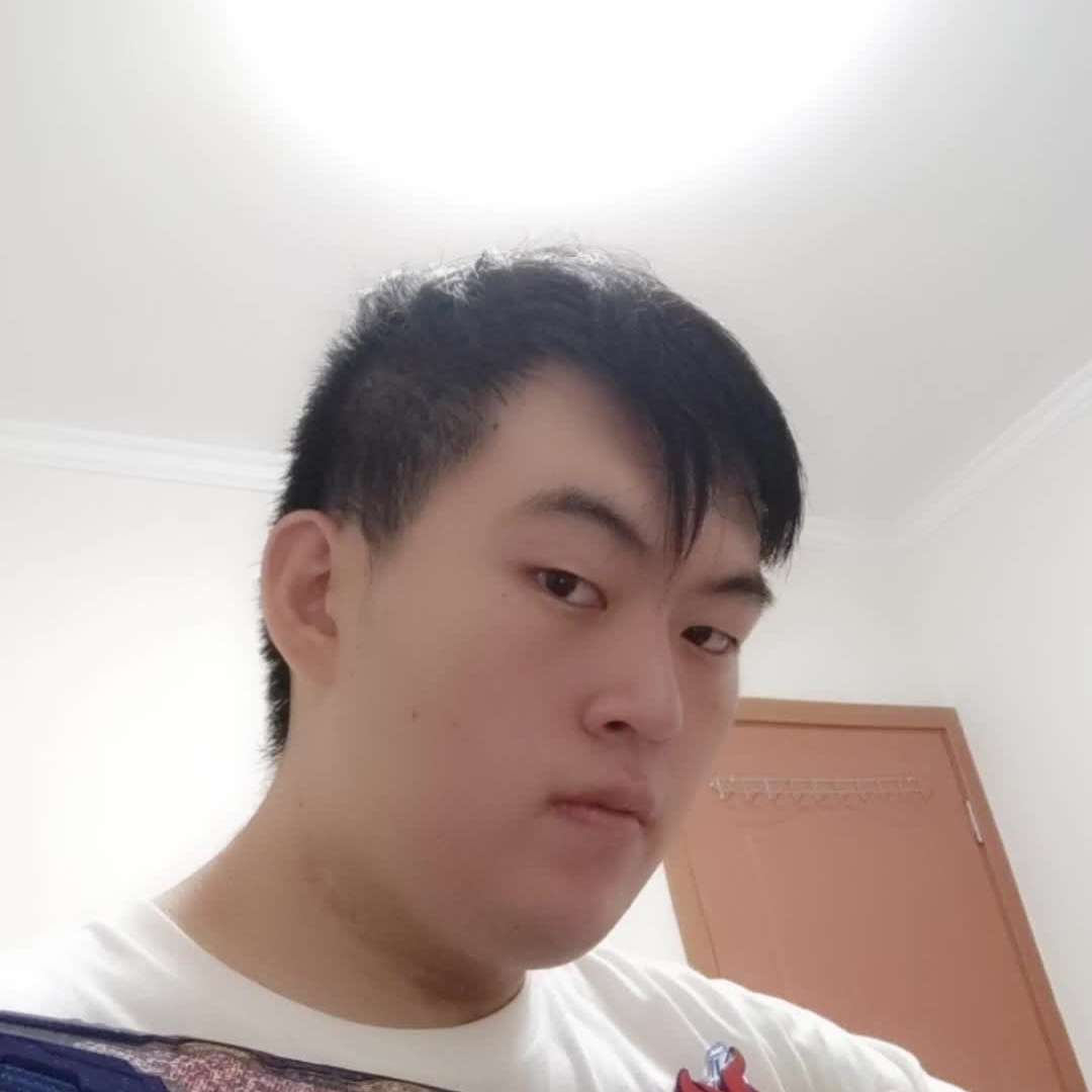 紧张凝眸黑米的照片