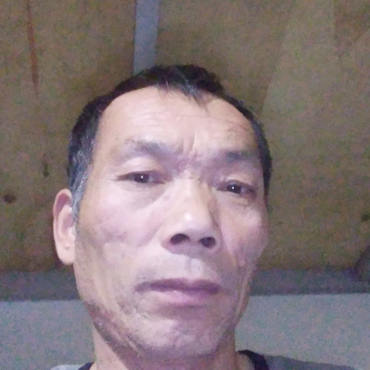 羊凝眸知性的照片