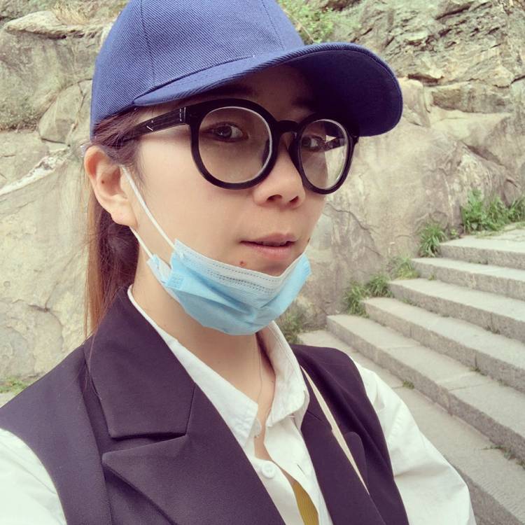 眼睛动听的照片
