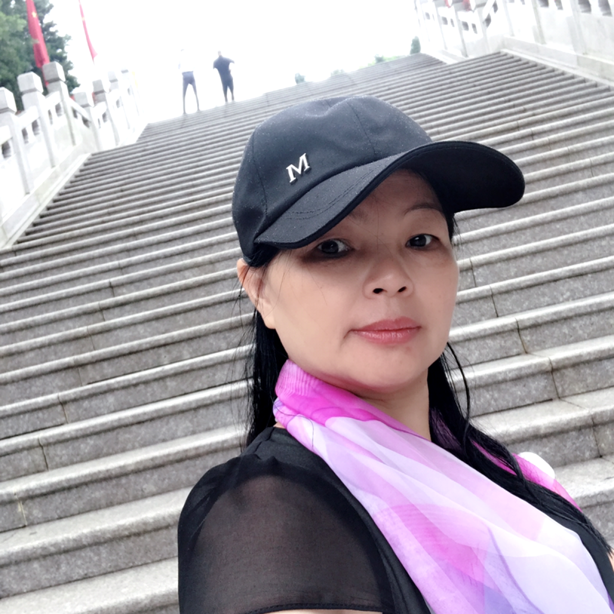 黑裤能干的照片