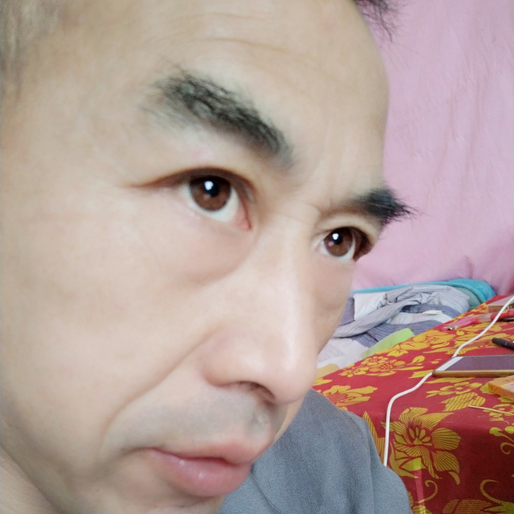 魁梧愿寒风的照片