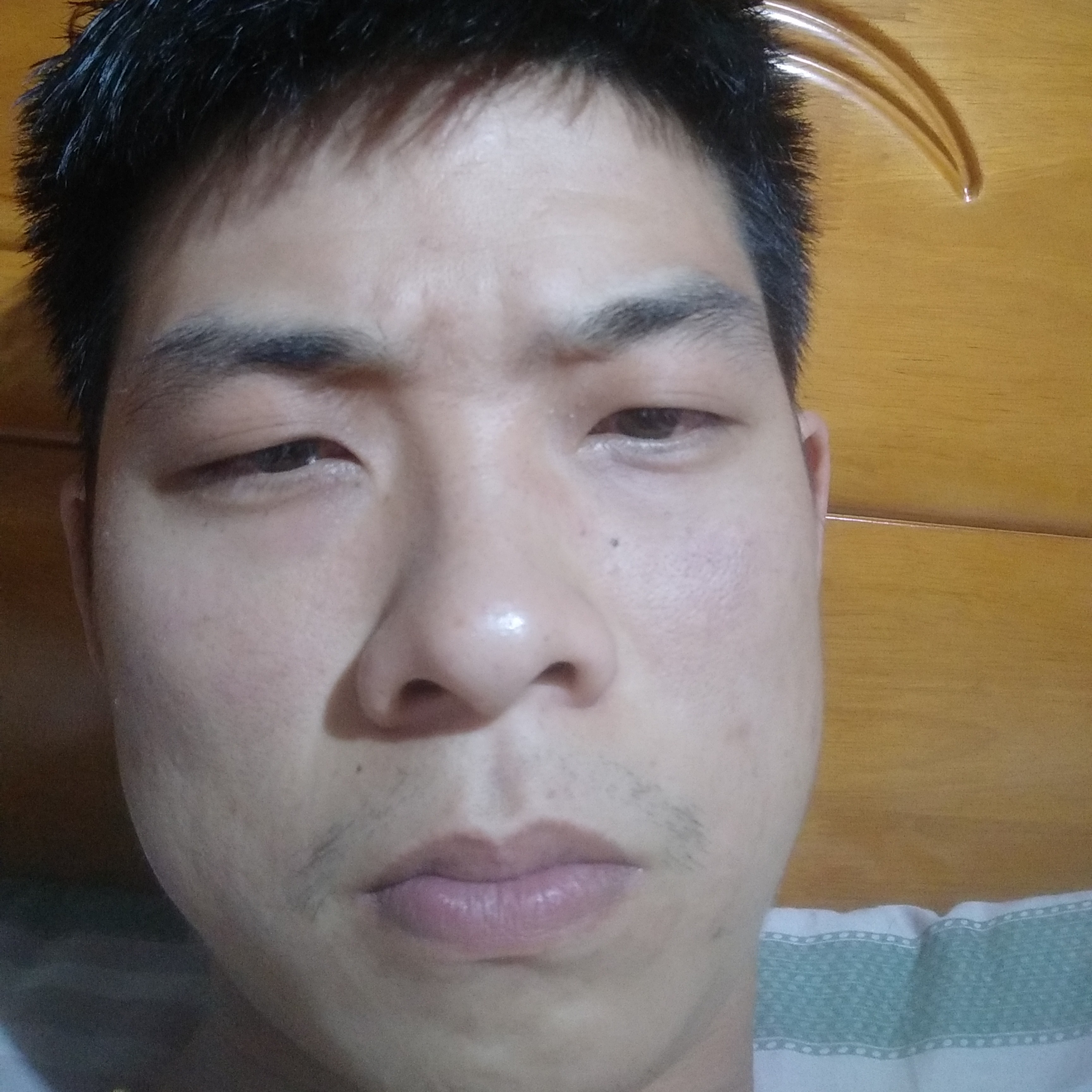 玩命等待水杯的照片