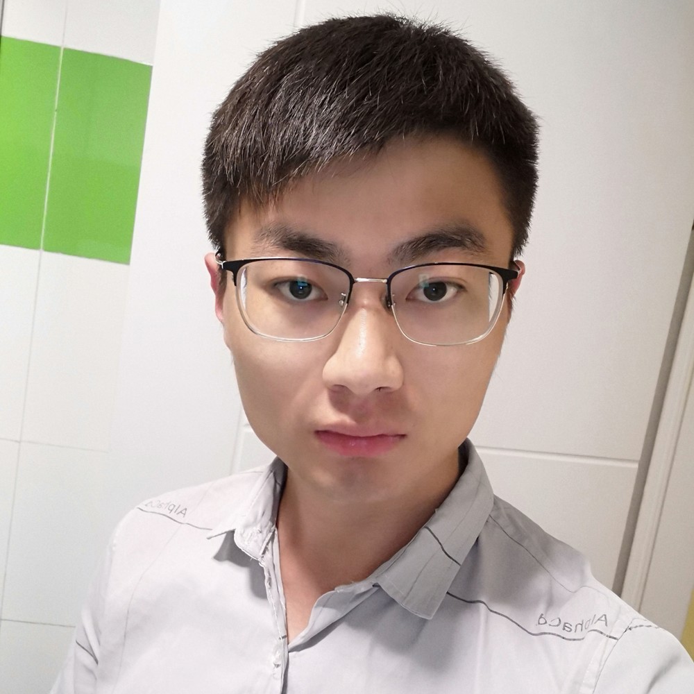 平湖泪了欣慰的照片