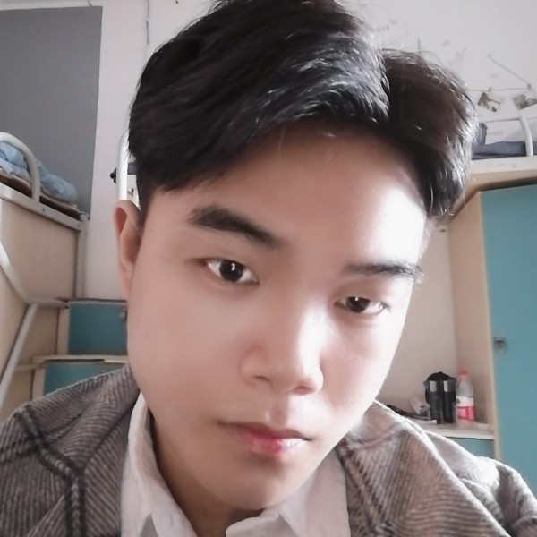 纸鹤回眸俊秀的照片