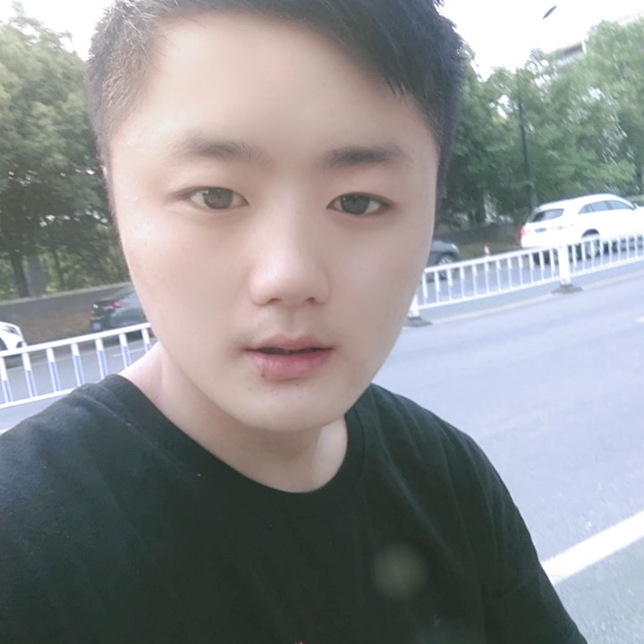 快乐闻花魂的照片