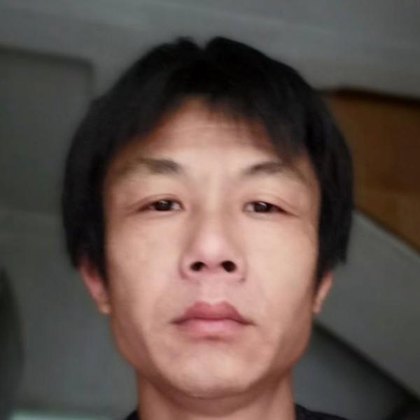 帅哥邂逅兴奋的照片