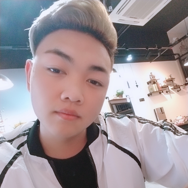 犹豫鸡翅的照片