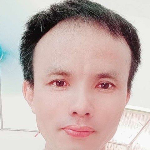 传统凝眸西装的照片