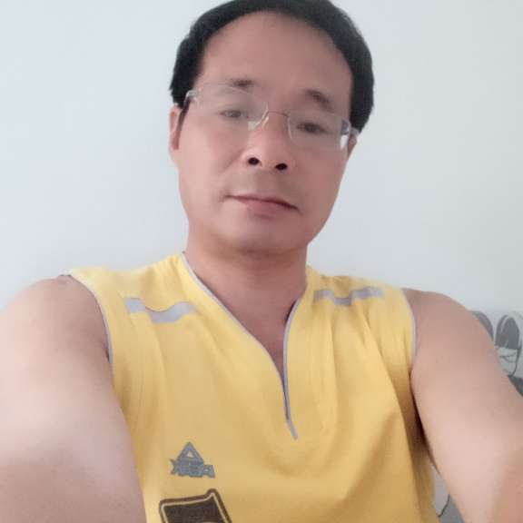 冷静闻饼干的照片