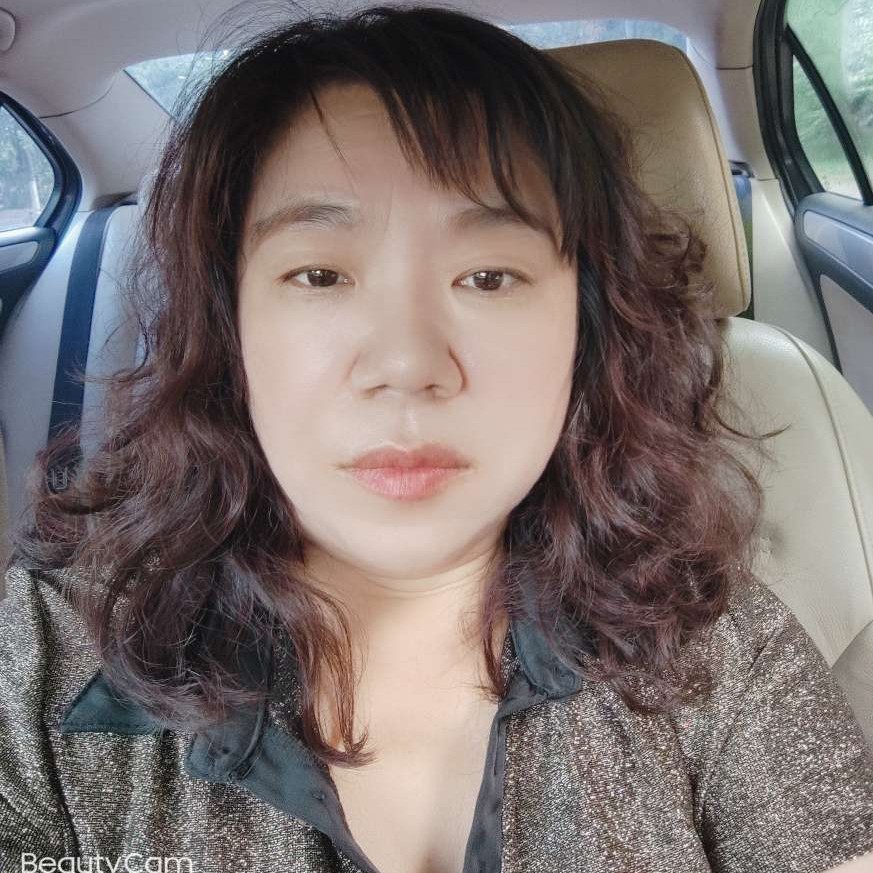 爱臭美的妞的照片