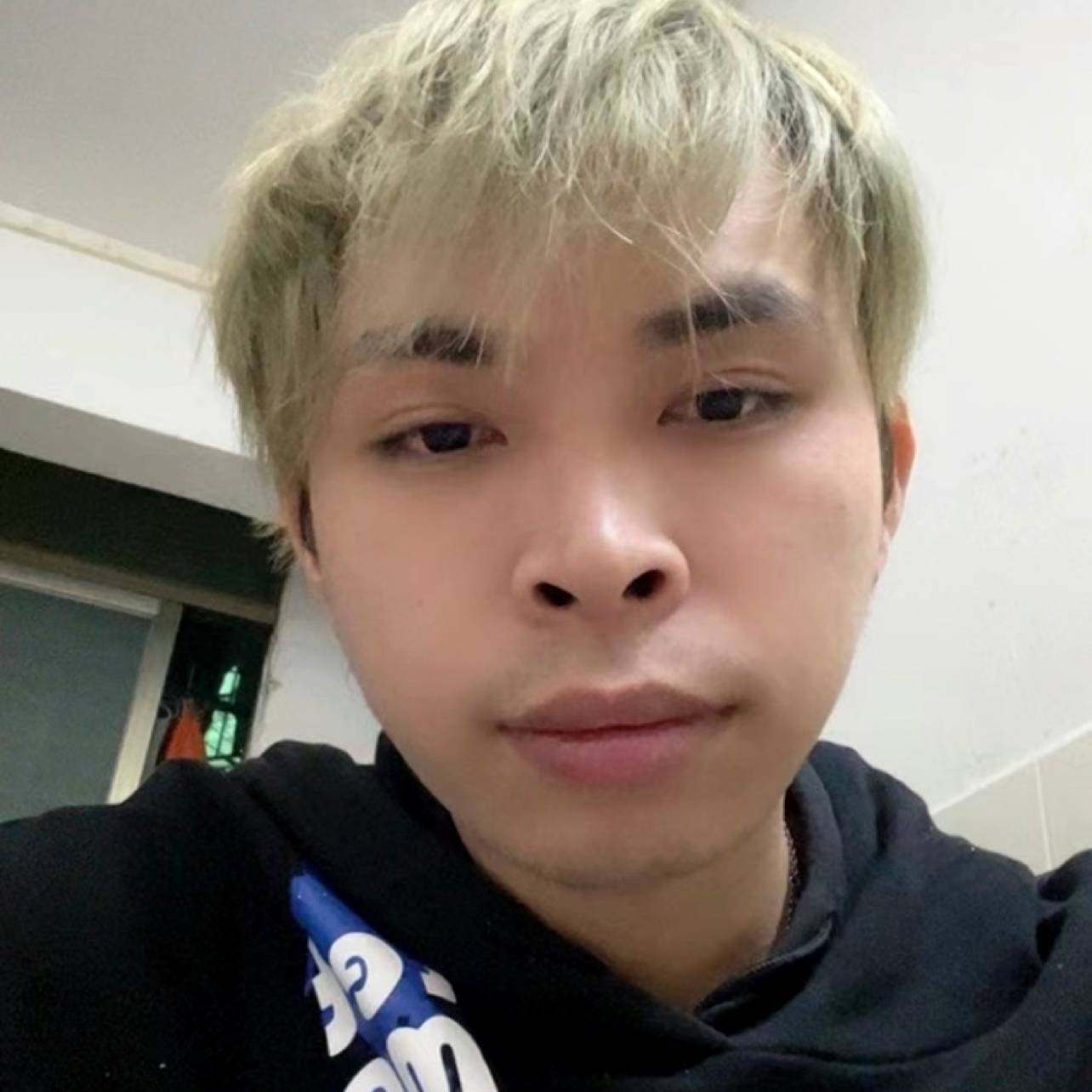 羽裳回首高挑的照片