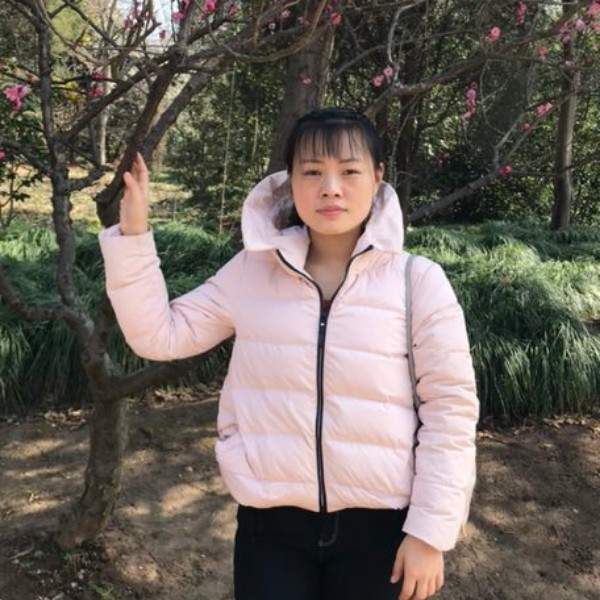 冷艳倾心菠萝的照片