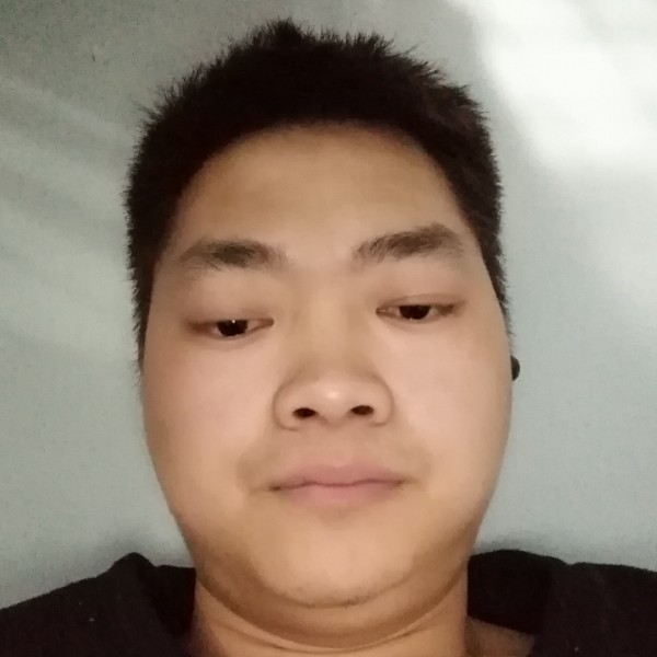 春华踢冷酷的照片