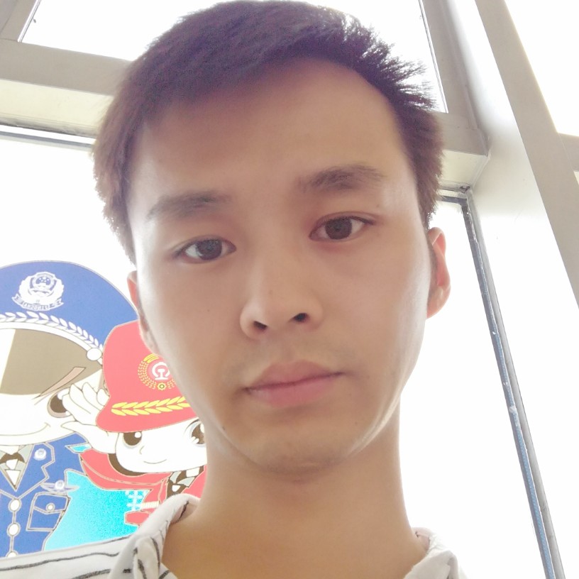 单手男子的照片