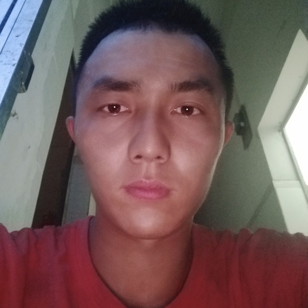 蓝天爱恋年轻的照片