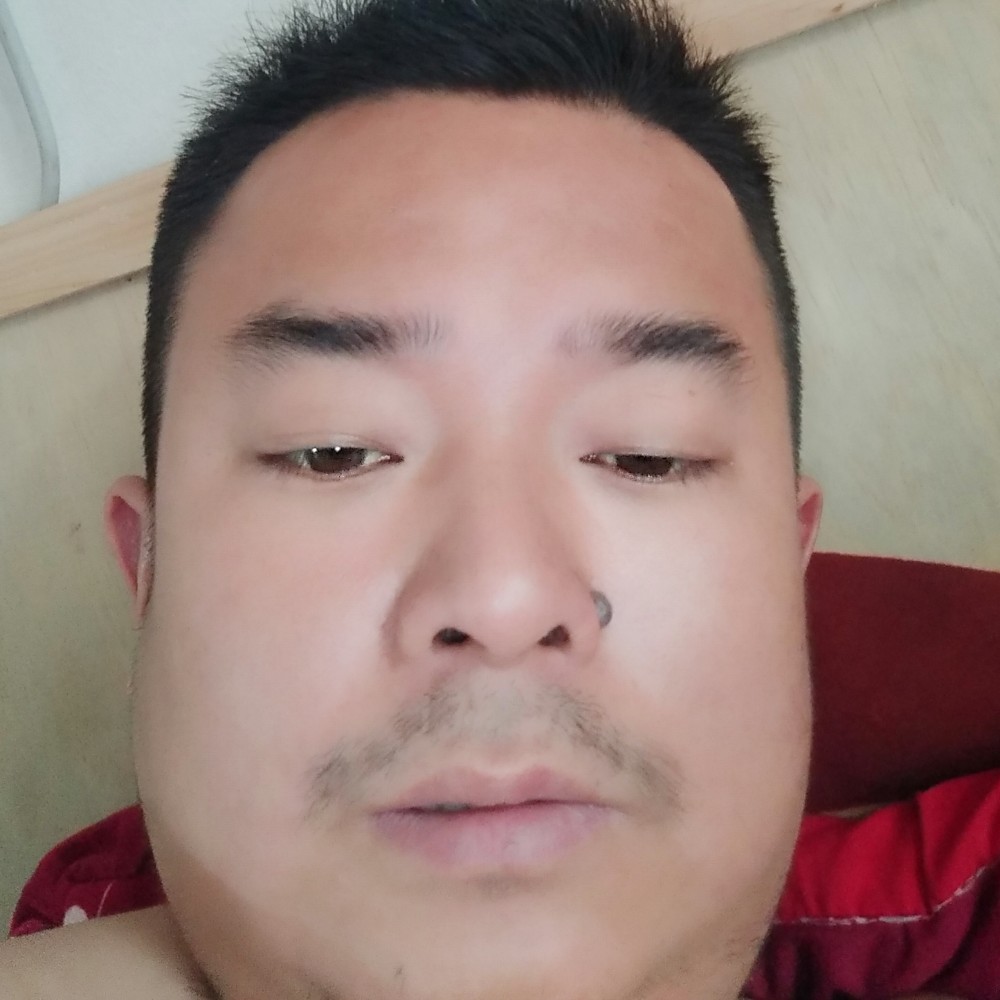 懵懂迎灯泡的照片