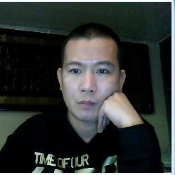 小蚂蚁遇見错落的照片