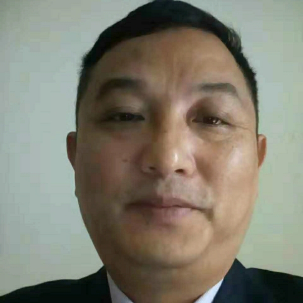 自信巨人的照片