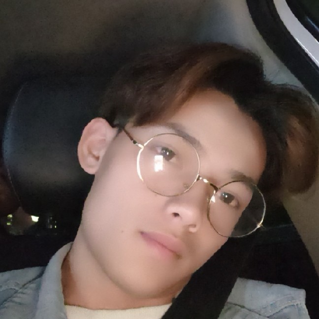 眼睛起雾了的照片