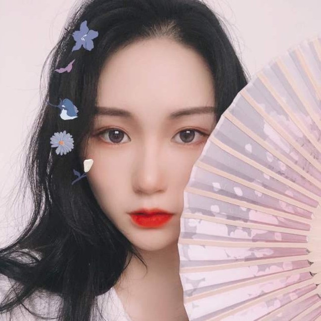 甜梨女孩的照片