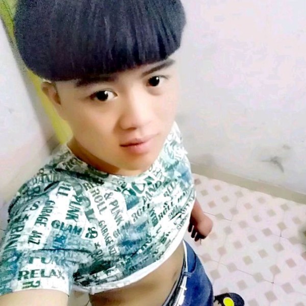一个人倾心暖光的照片