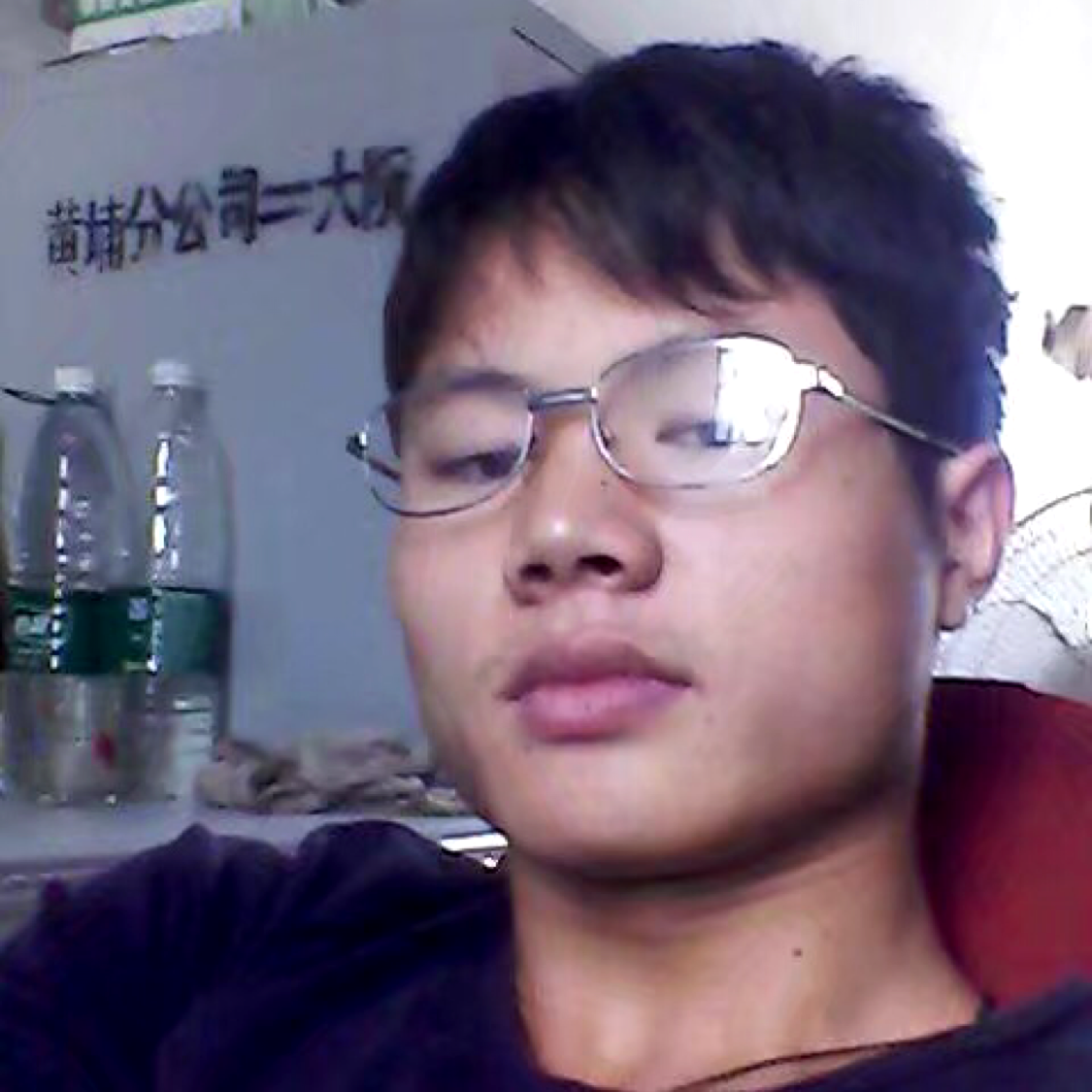 勤奋打毛豆的照片