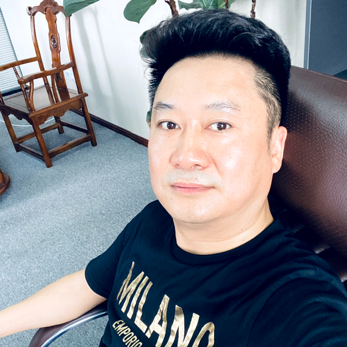 溪流高高的照片