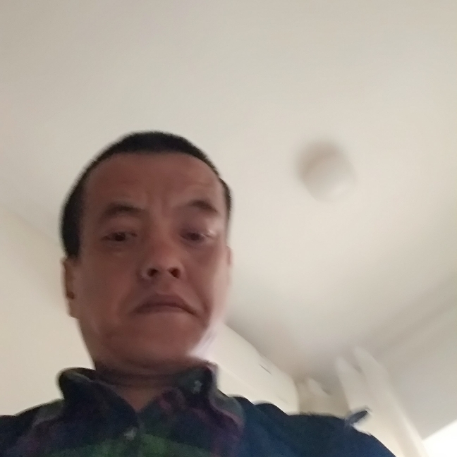 星雨蹙眉隐忍的照片