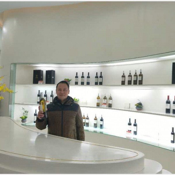 蜻蜓深情的照片