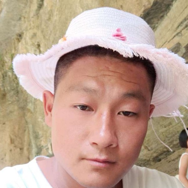 沉默迎霓裳的照片