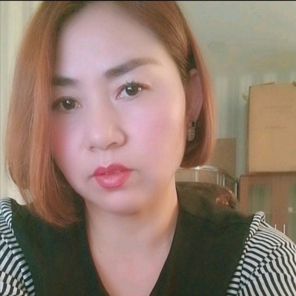 西域女人的照片