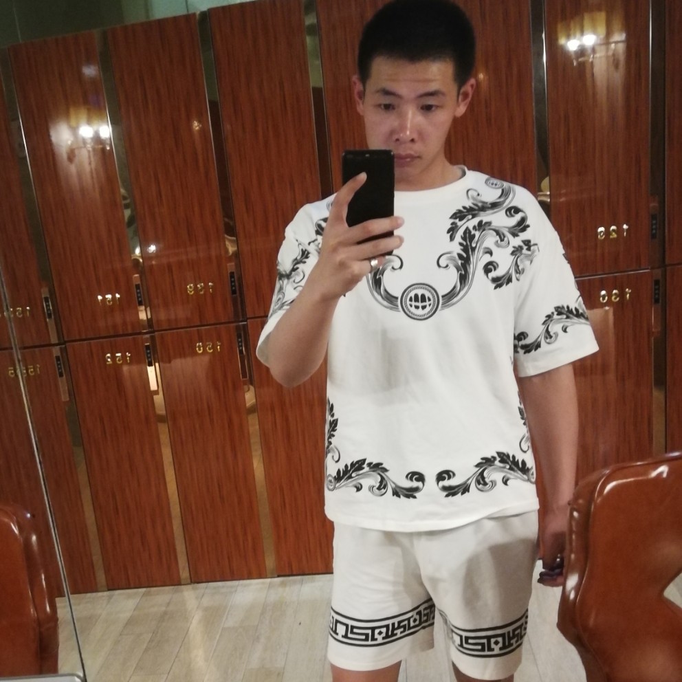 情爱隔山海的照片