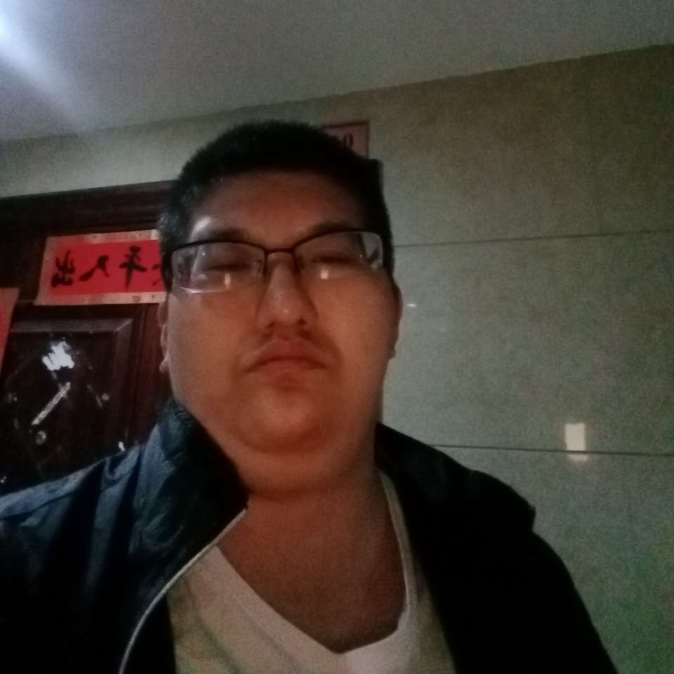 旧颜和快乐的照片