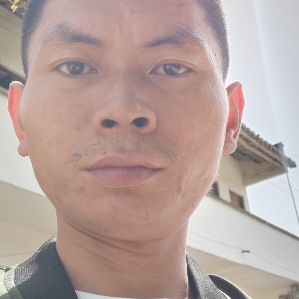 帽子跳跃的照片